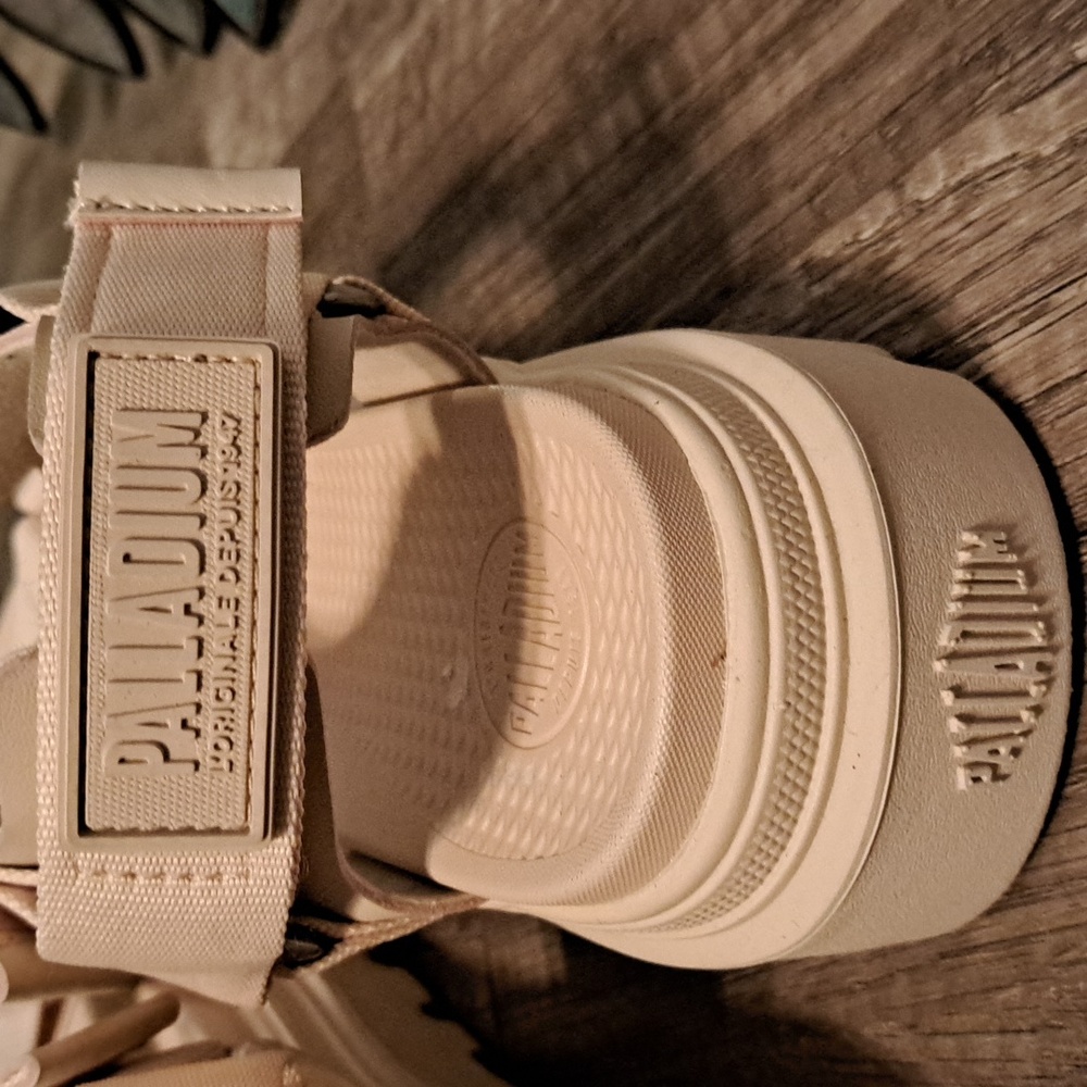 NWOT Palladium Revolt Womens Sandal Chunky Sole - Picture 5 of 8